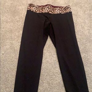 VS cheetah print leggings